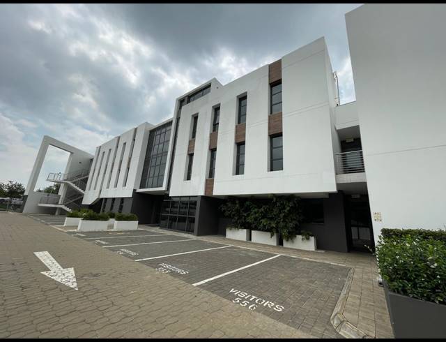 2,592M² OFFICE TO LET IN BRYANSTON